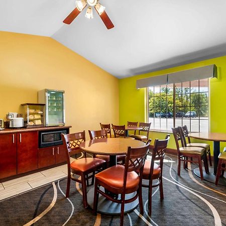 Econo Lodge Inn & Suites Eau Claire Ngoại thất bức ảnh