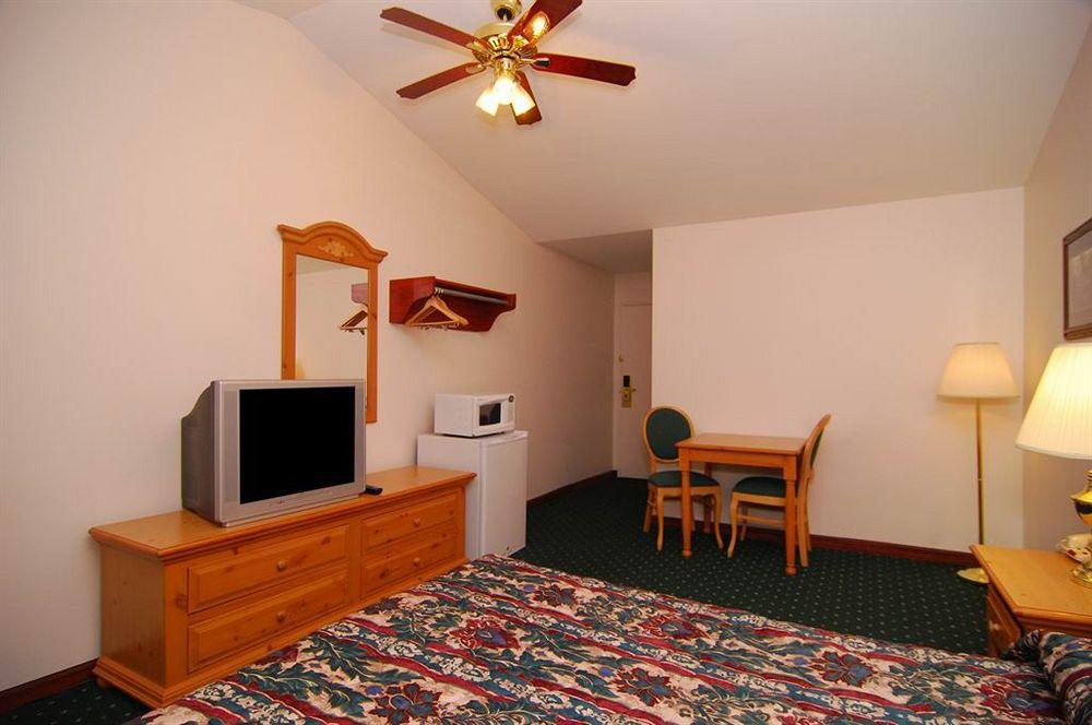 Econo Lodge Inn & Suites Eau Claire Ngoại thất bức ảnh