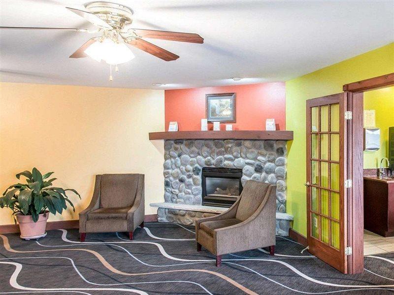 Econo Lodge Inn & Suites Eau Claire Ngoại thất bức ảnh