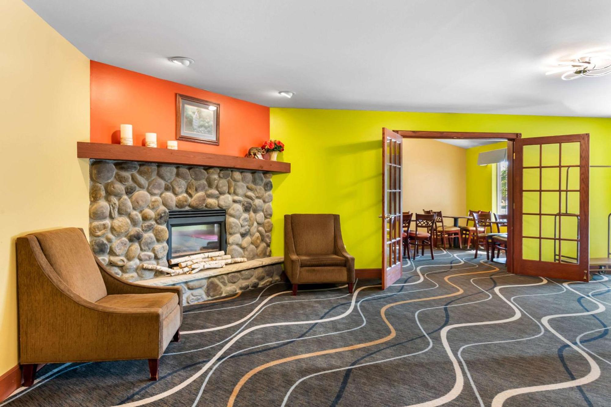 Econo Lodge Inn & Suites Eau Claire Ngoại thất bức ảnh