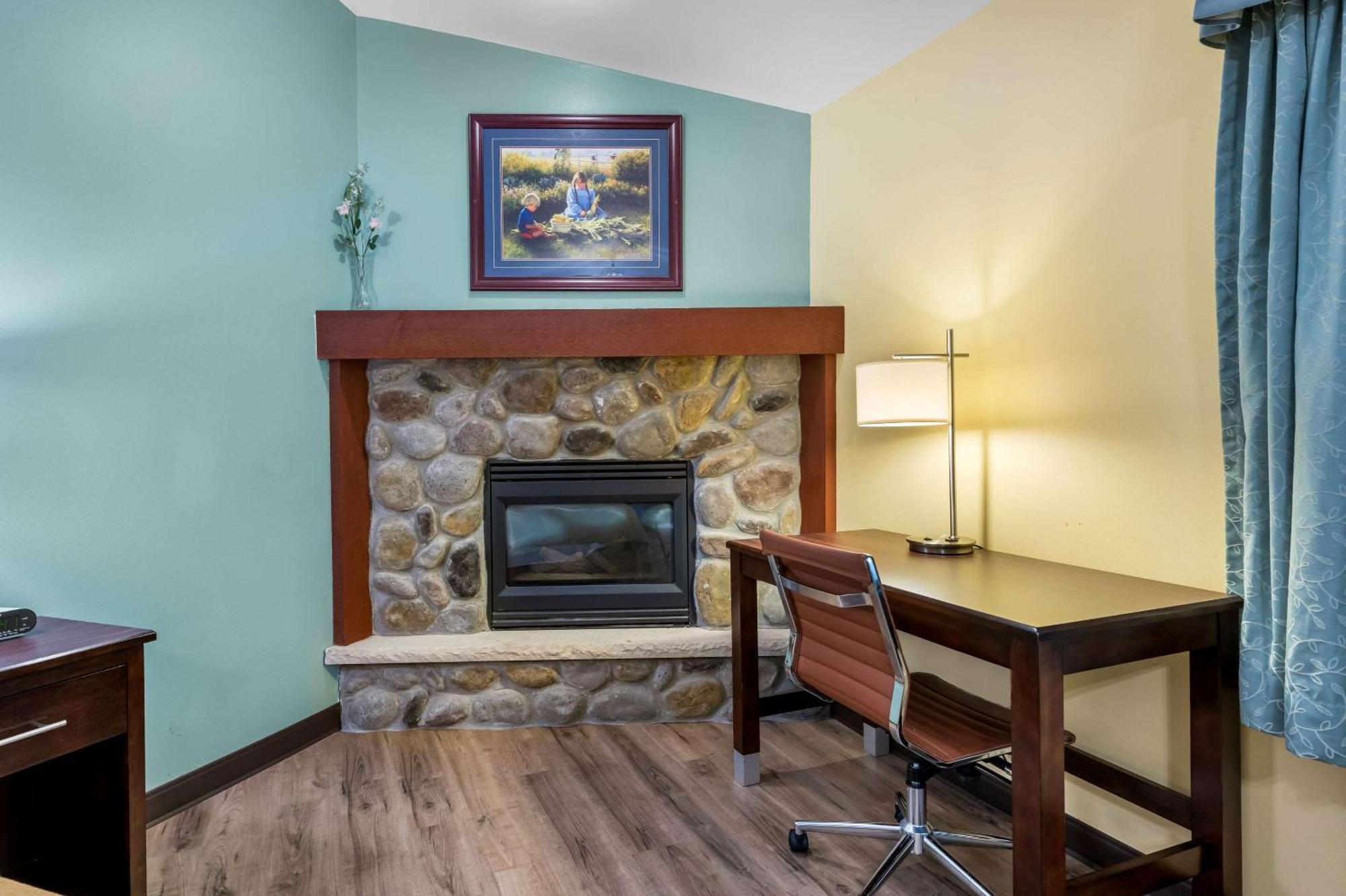 Econo Lodge Inn & Suites Eau Claire Ngoại thất bức ảnh