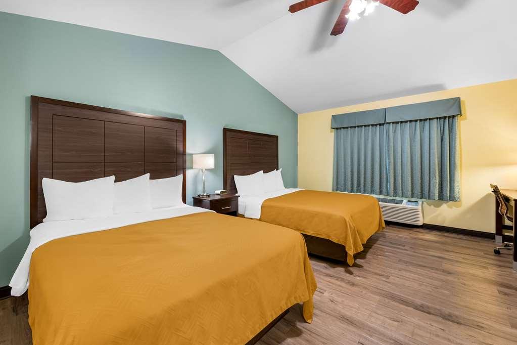 Econo Lodge Inn & Suites Eau Claire Phòng bức ảnh