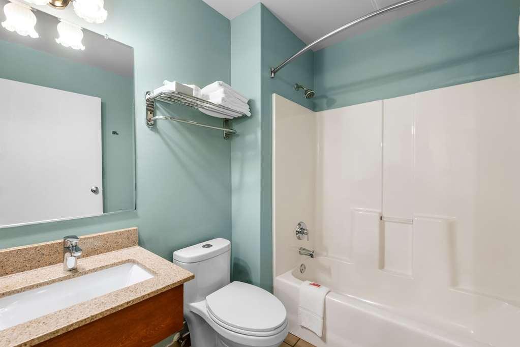 Econo Lodge Inn & Suites Eau Claire Phòng bức ảnh