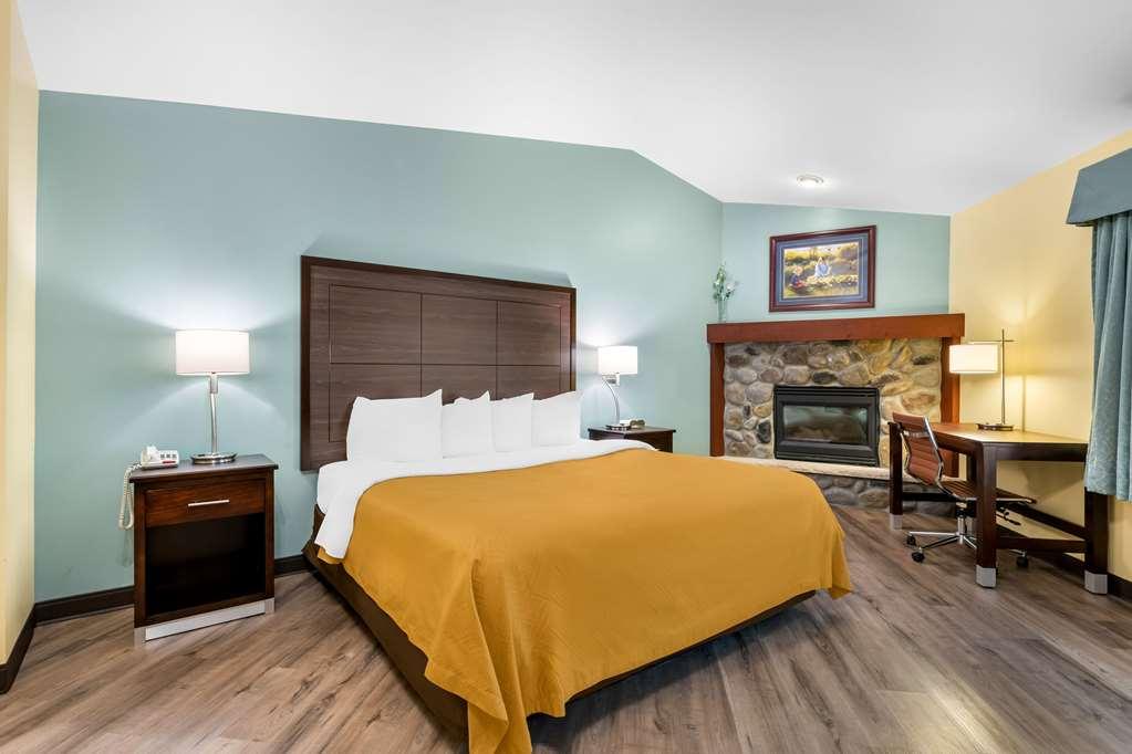 Econo Lodge Inn & Suites Eau Claire Phòng bức ảnh