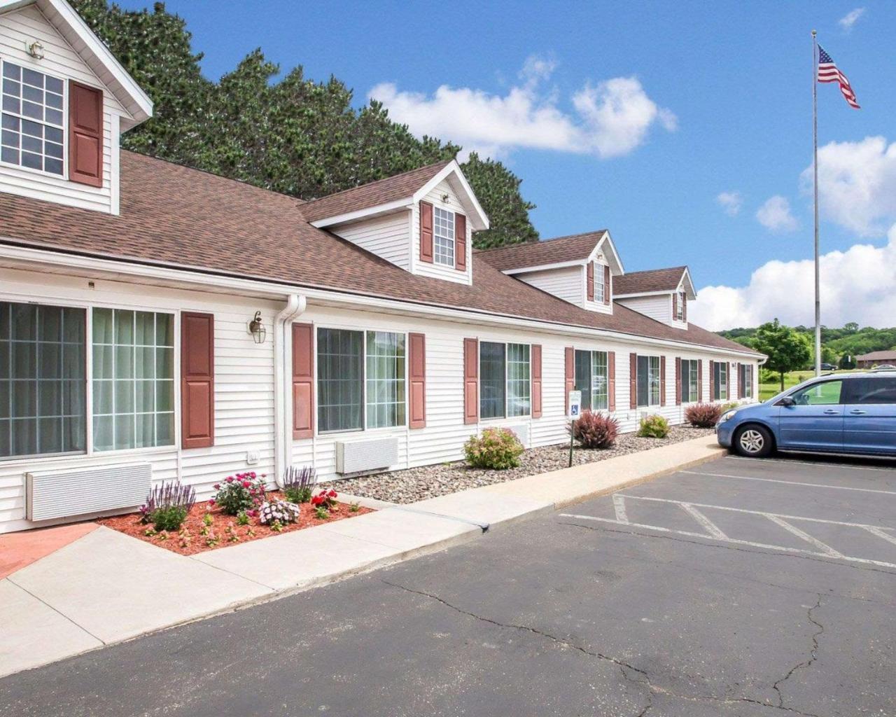 Econo Lodge Inn & Suites Eau Claire Ngoại thất bức ảnh