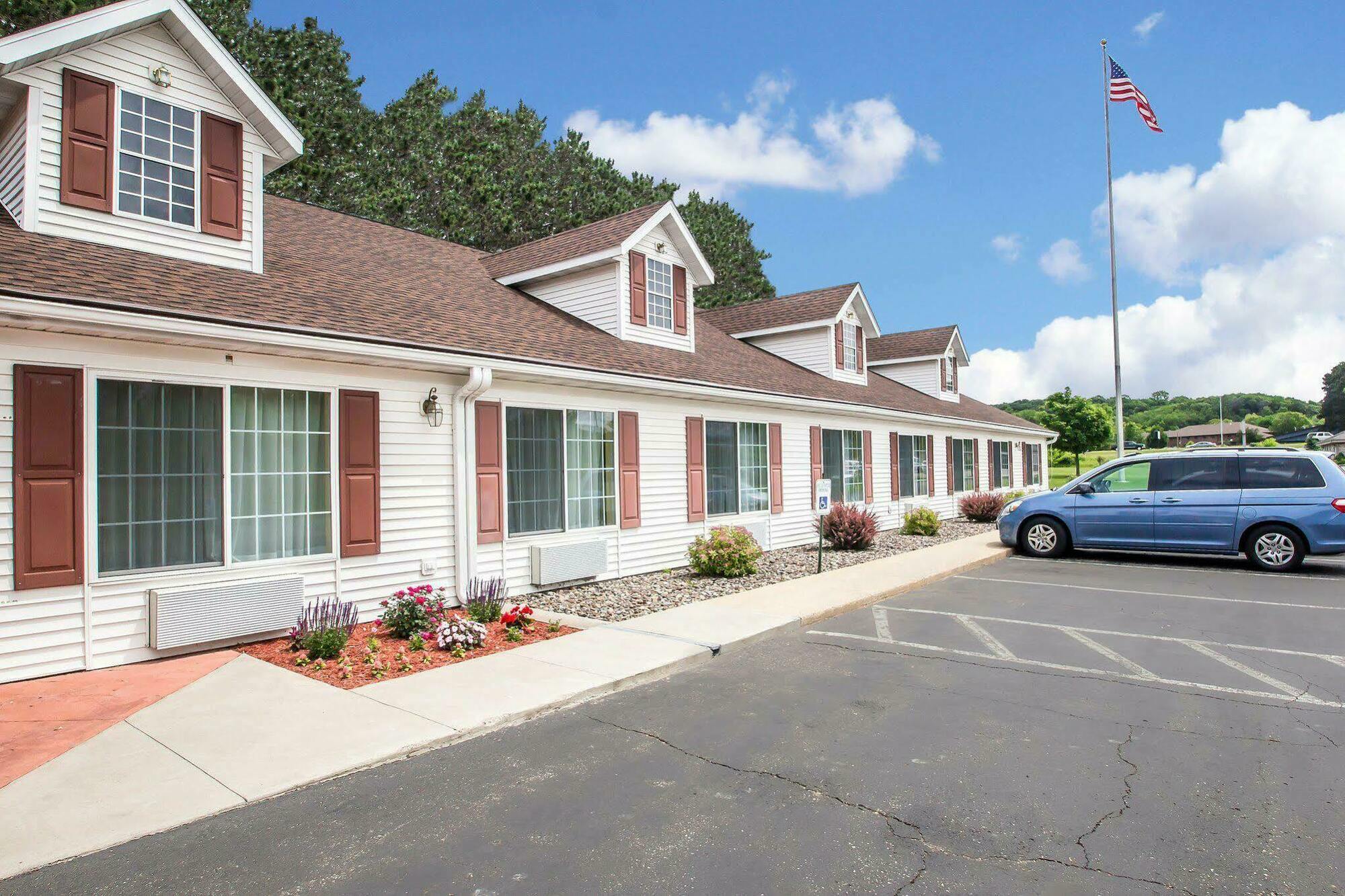 Econo Lodge Inn & Suites Eau Claire Ngoại thất bức ảnh