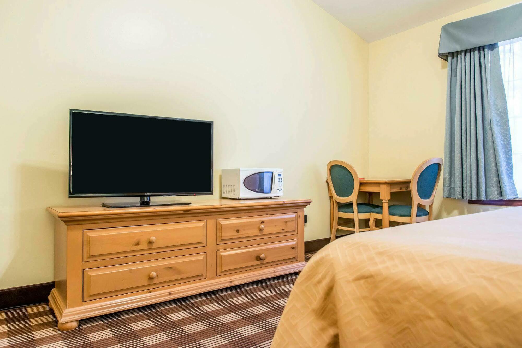 Econo Lodge Inn & Suites Eau Claire Ngoại thất bức ảnh