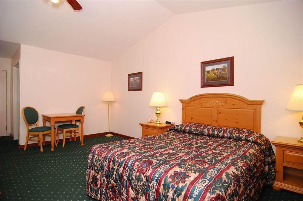 Econo Lodge Inn & Suites Eau Claire Ngoại thất bức ảnh
